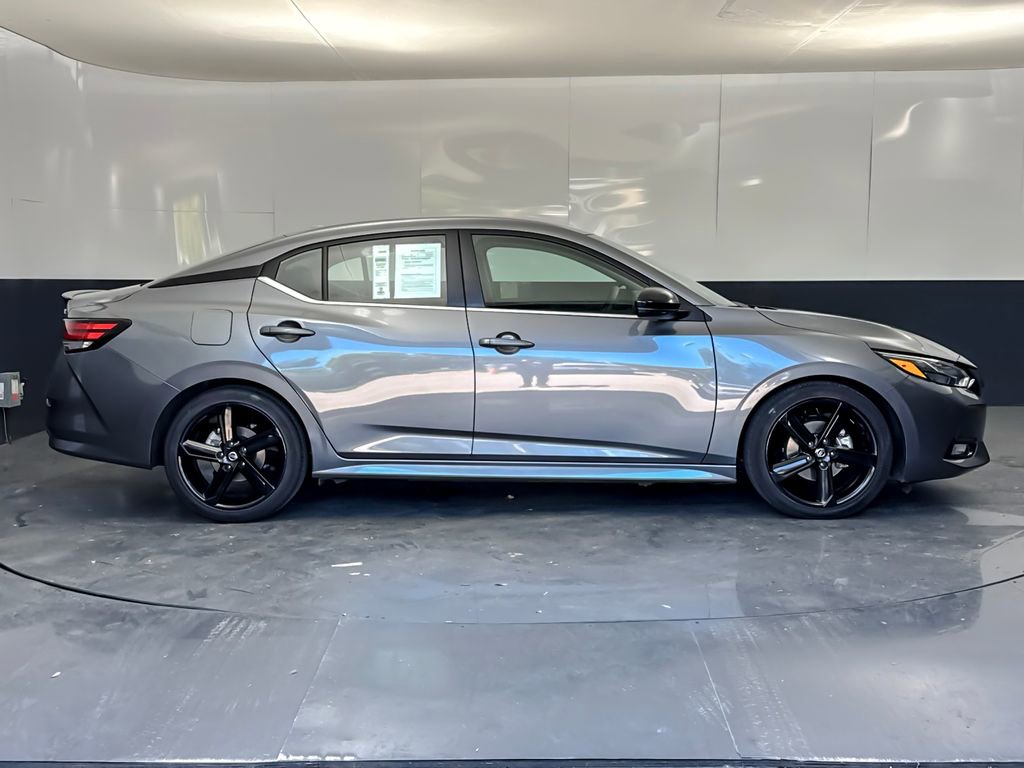 Used 2023 Nissan Sentra SR w/ Lighting Package FWD image 2