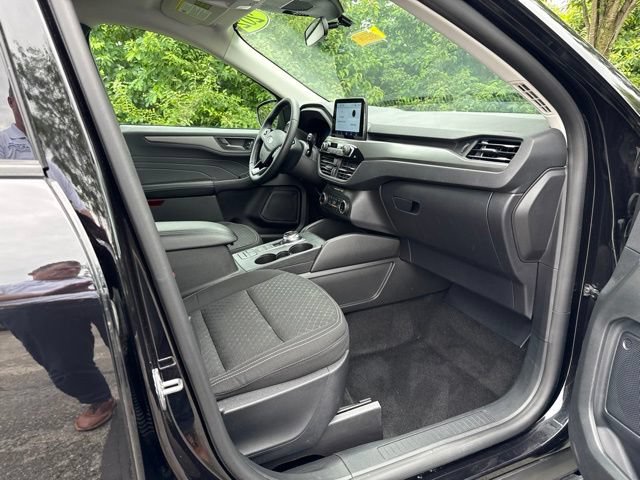 Used 2024 Ford Escape Active w/ Cold Weather Package FWD image 32