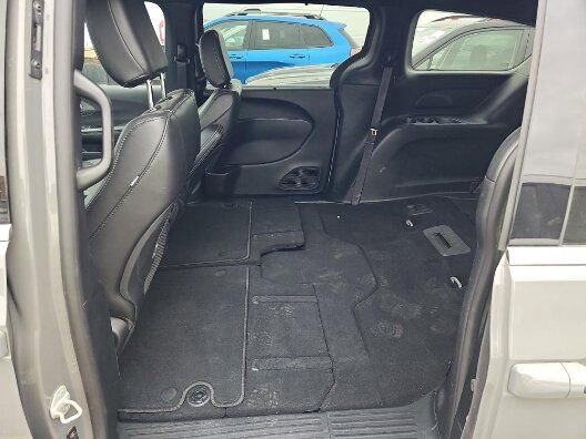 Used 2025 Chrysler Pacifica Select FWD image 13
