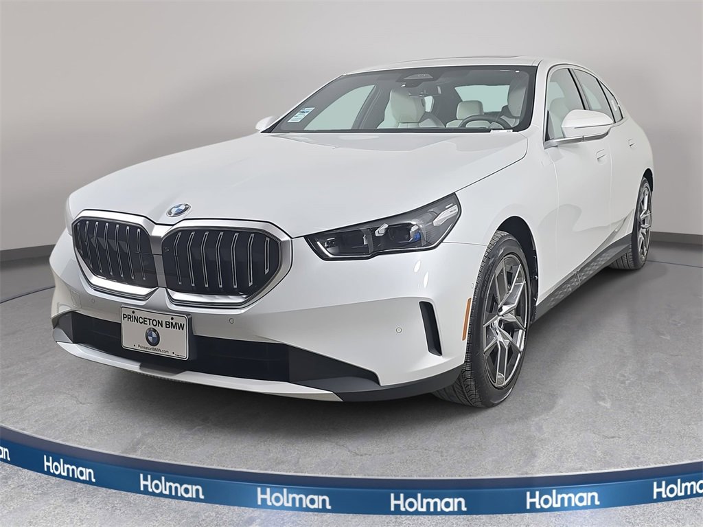 Used 2026 BMW 530i xDrive w/ Premium Package image 1