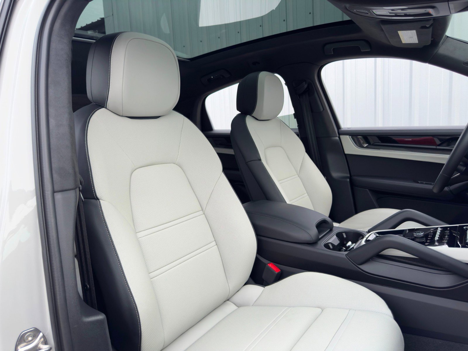 Used 2024 Porsche Cayenne Turbo image 53