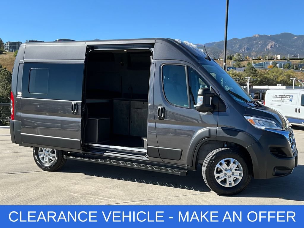 New 2025 RAM ProMaster 1500 w/ Quick Order Package 22G SLT
