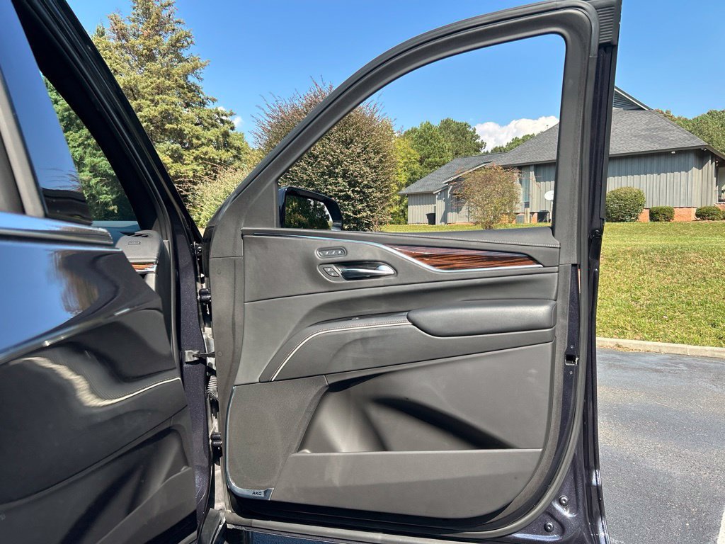 Used 2022 Cadillac Escalade ESV Premium Luxury AWD/4WD image 62