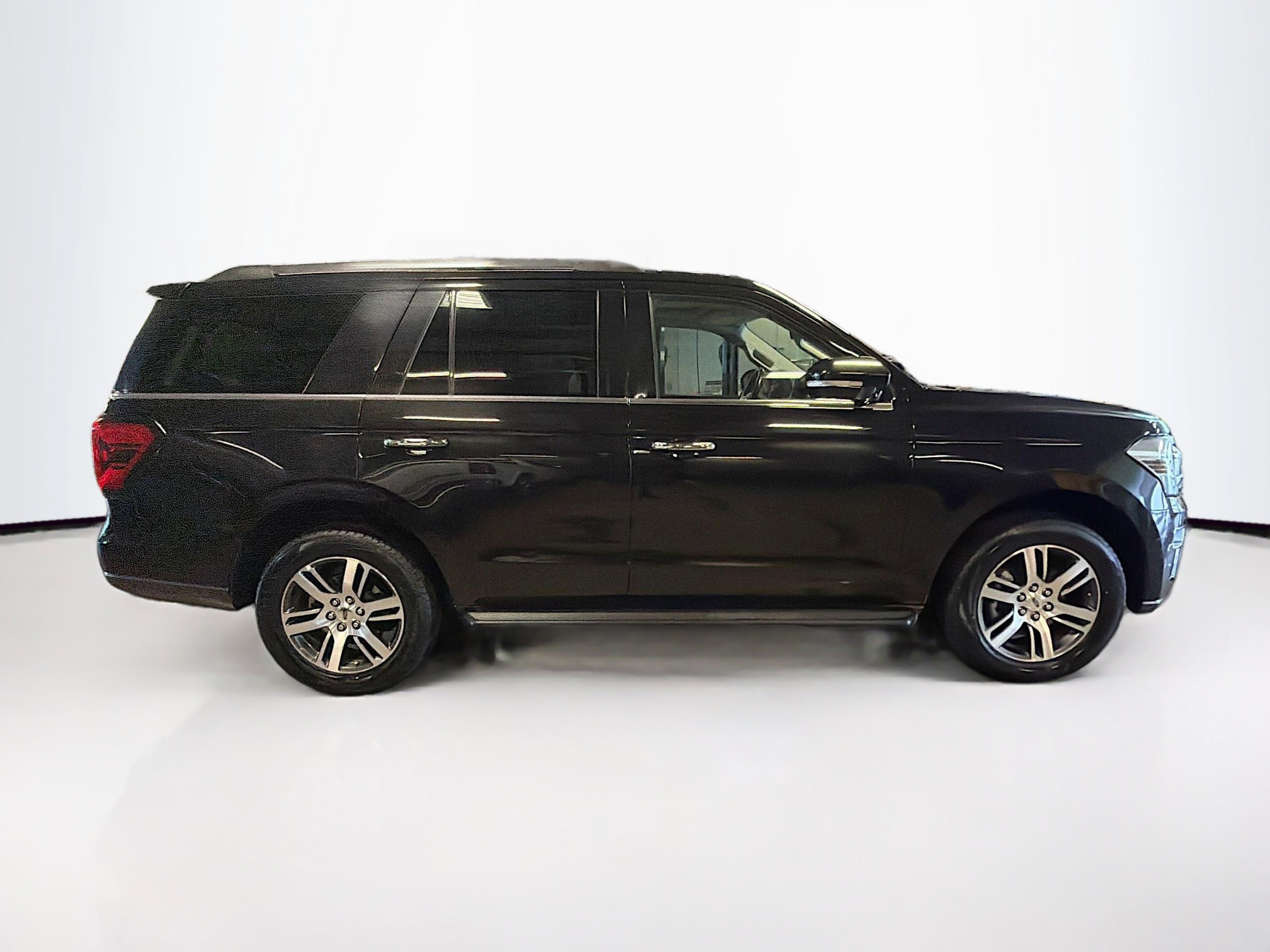 Used 2024 Ford Expedition Limited image 10