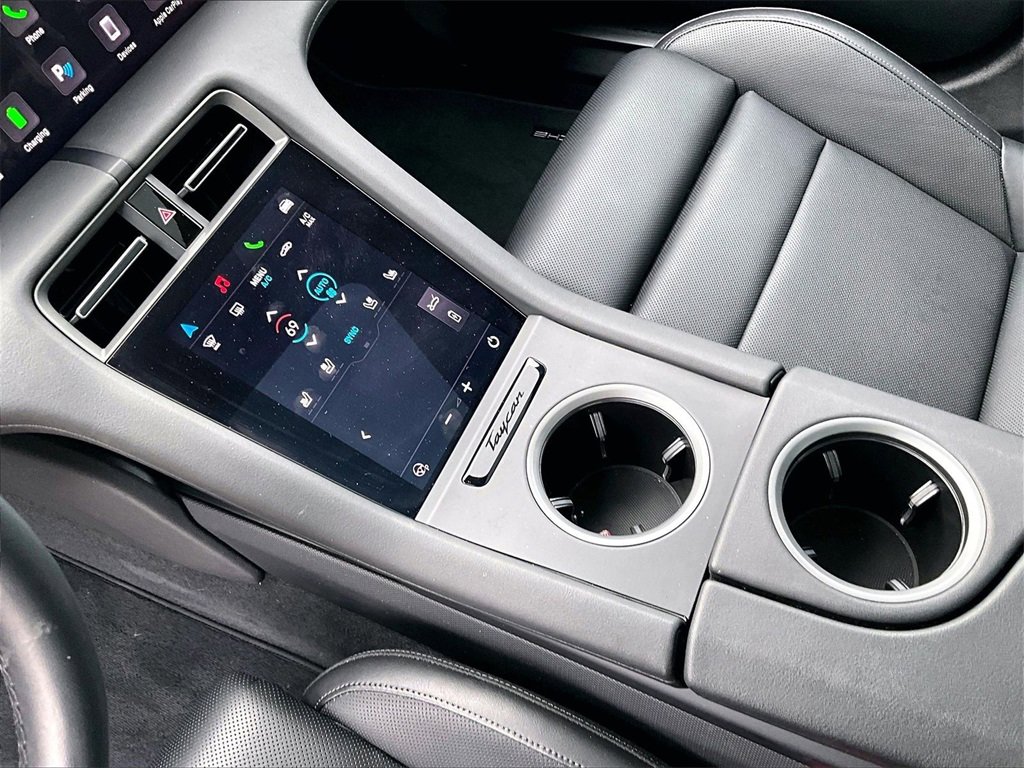 Used 2025 Porsche Taycan image 17