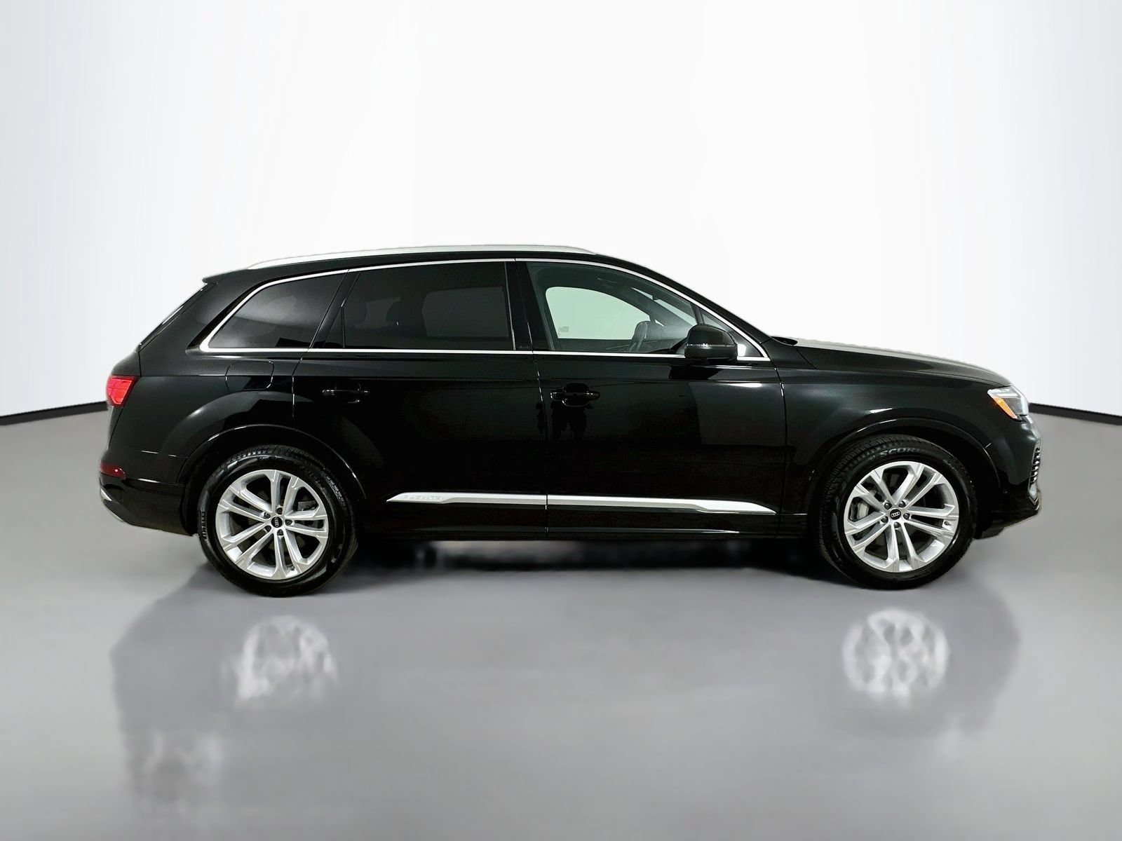 Used 2026 Audi Q7 3.0T Premium Plus w/ Premium Plus Package AWD/4WD image 4