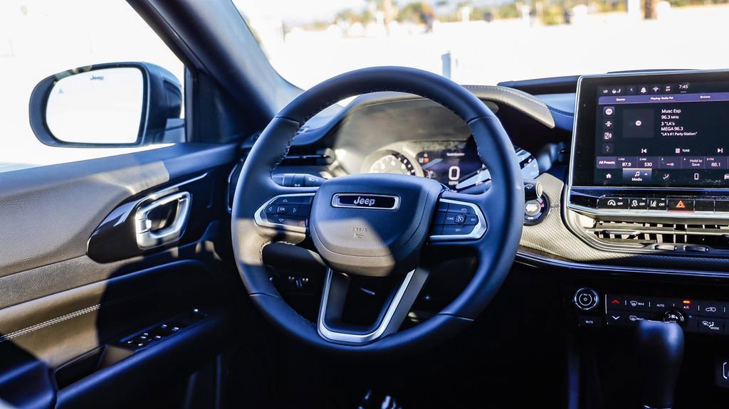 New 2026 Jeep Compass Latitude image 16