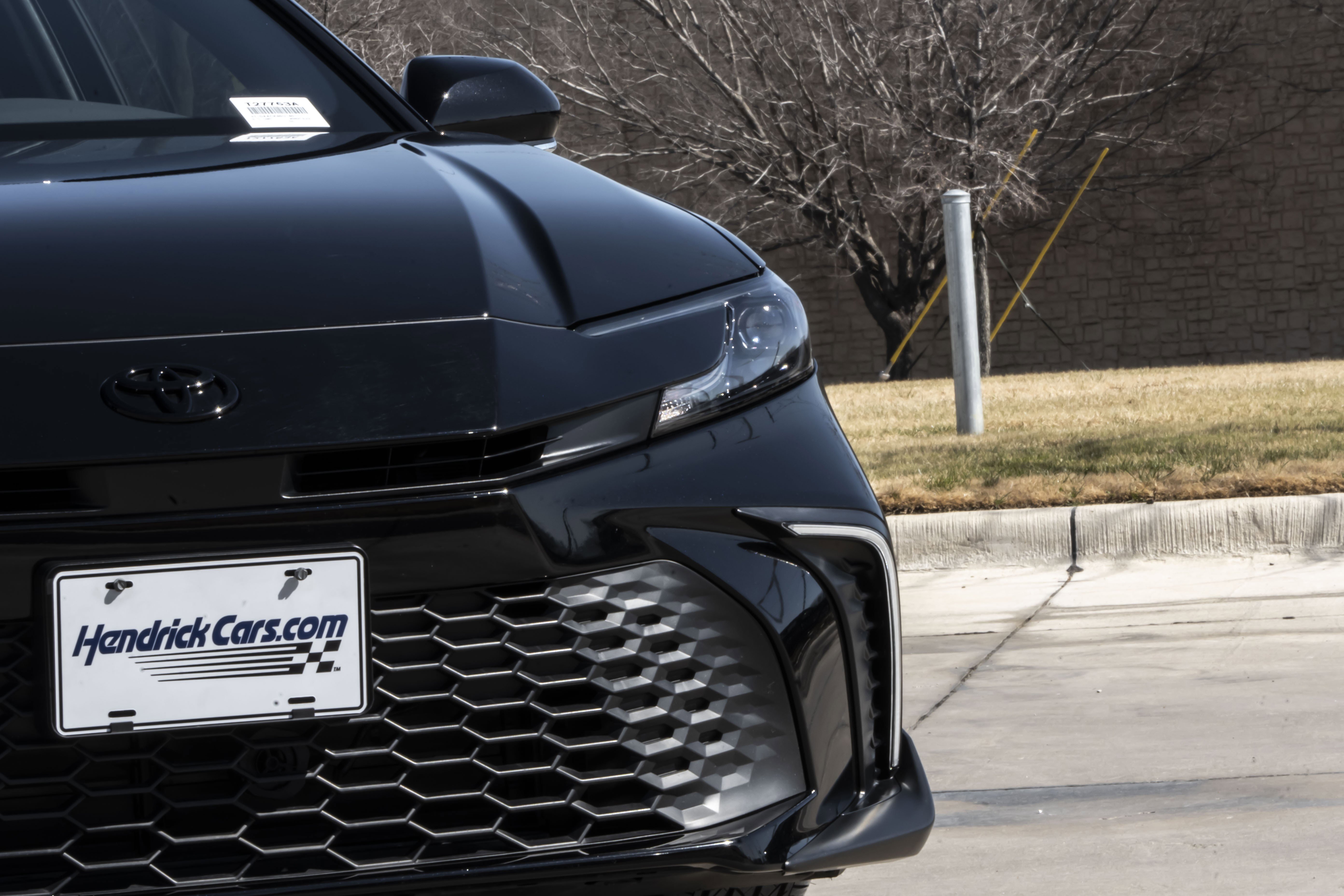 Used 2025 Toyota Camry SE image 7