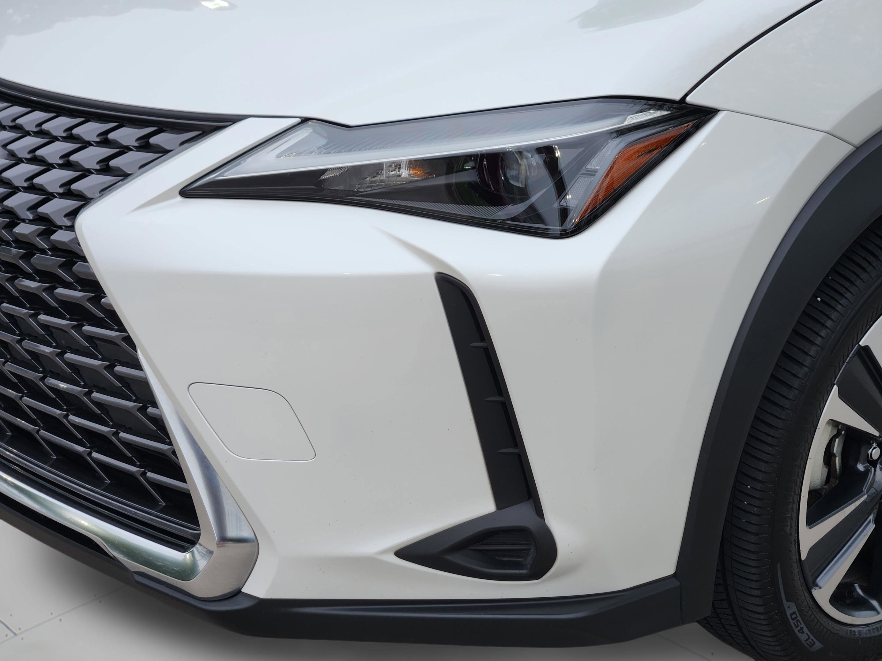 Certified 2025 Lexus UX 300h FWD w/ Accessory Package (Z1) image 37