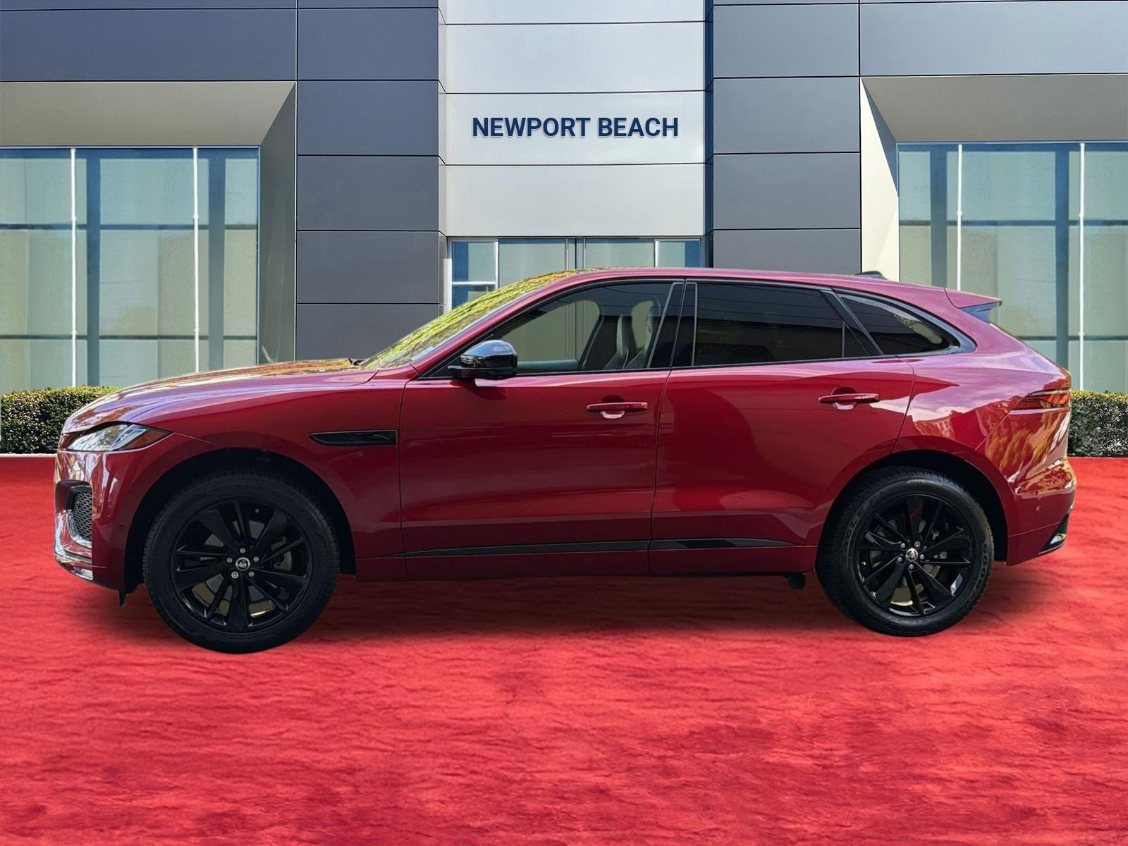 Used 2025 Jaguar F-PACE R-Dynamic S image 2