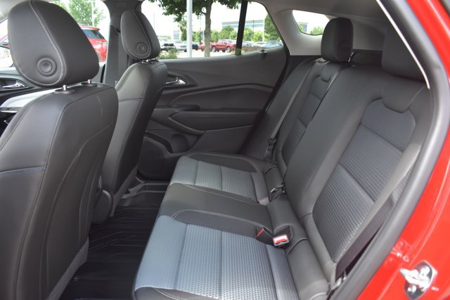 New 2026 Chevrolet Trax LT w/ Sunroof Package FWD image 15