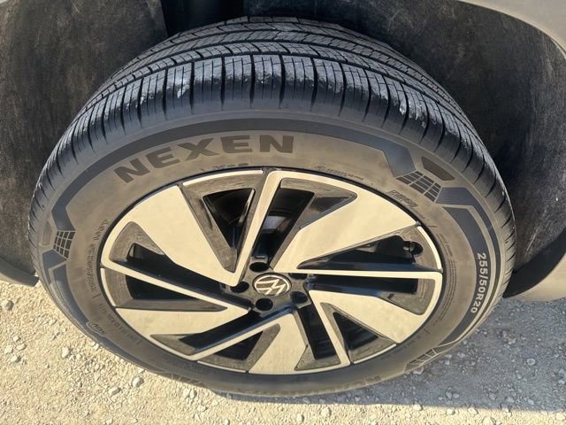 Used 2024 Volkswagen Atlas SE image 28