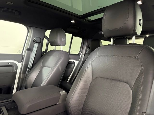 Used 2023 Land Rover Defender 130 SE image 13