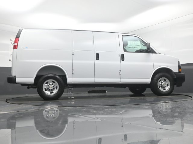 New 2027 Chevrolet Express 2500 w/ Driver Convenience Package RWD image 32