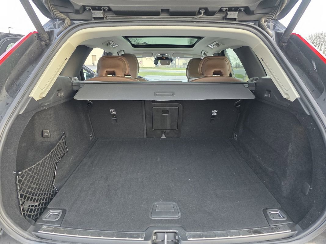 Used 2020 Volvo XC60 T5 Inscription w/ Protection Package image 19