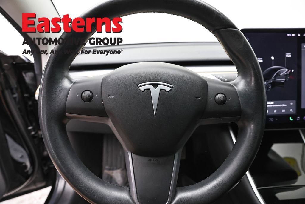 Used 2019 Tesla Model 3 Standard Range RWD image 10