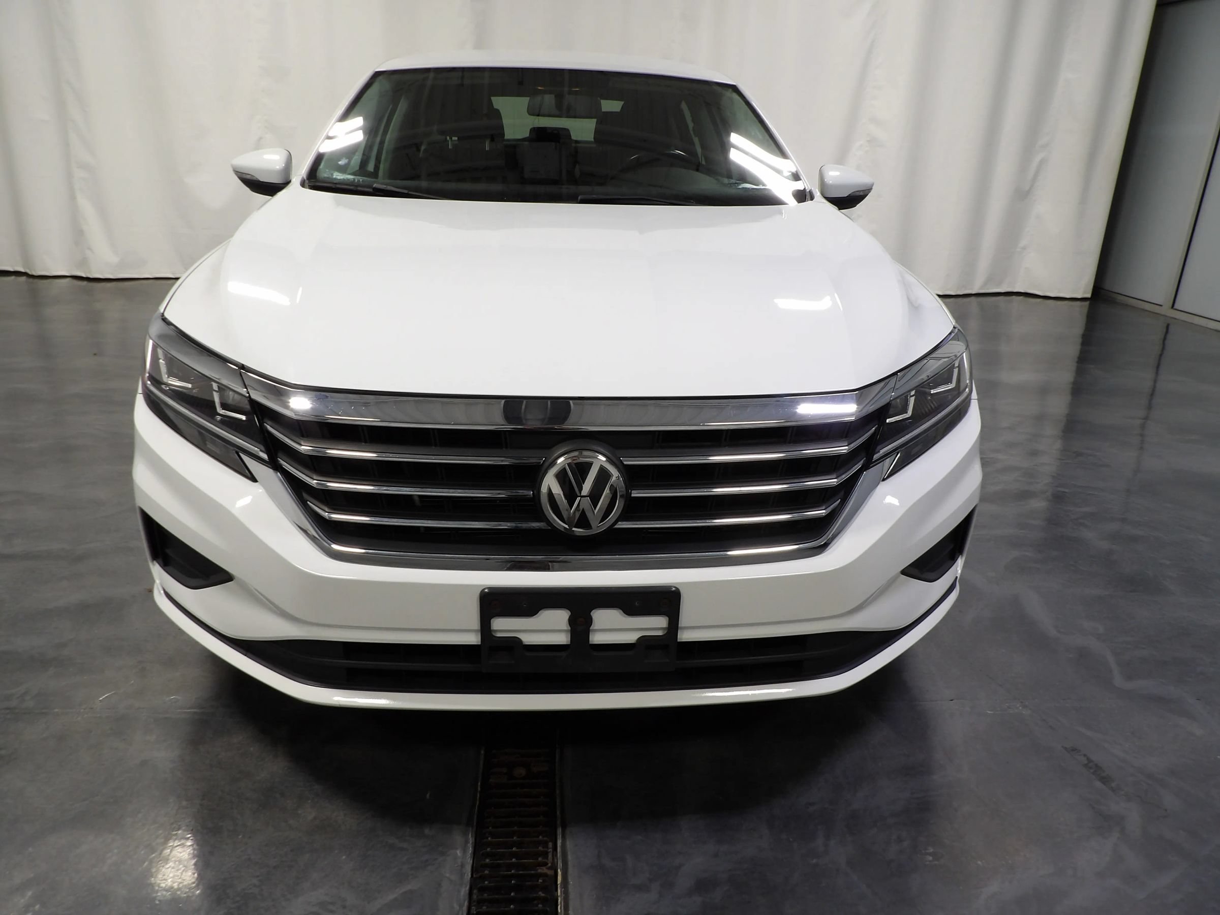 Used 2021 Volkswagen Passat 2.0T S FWD image 2