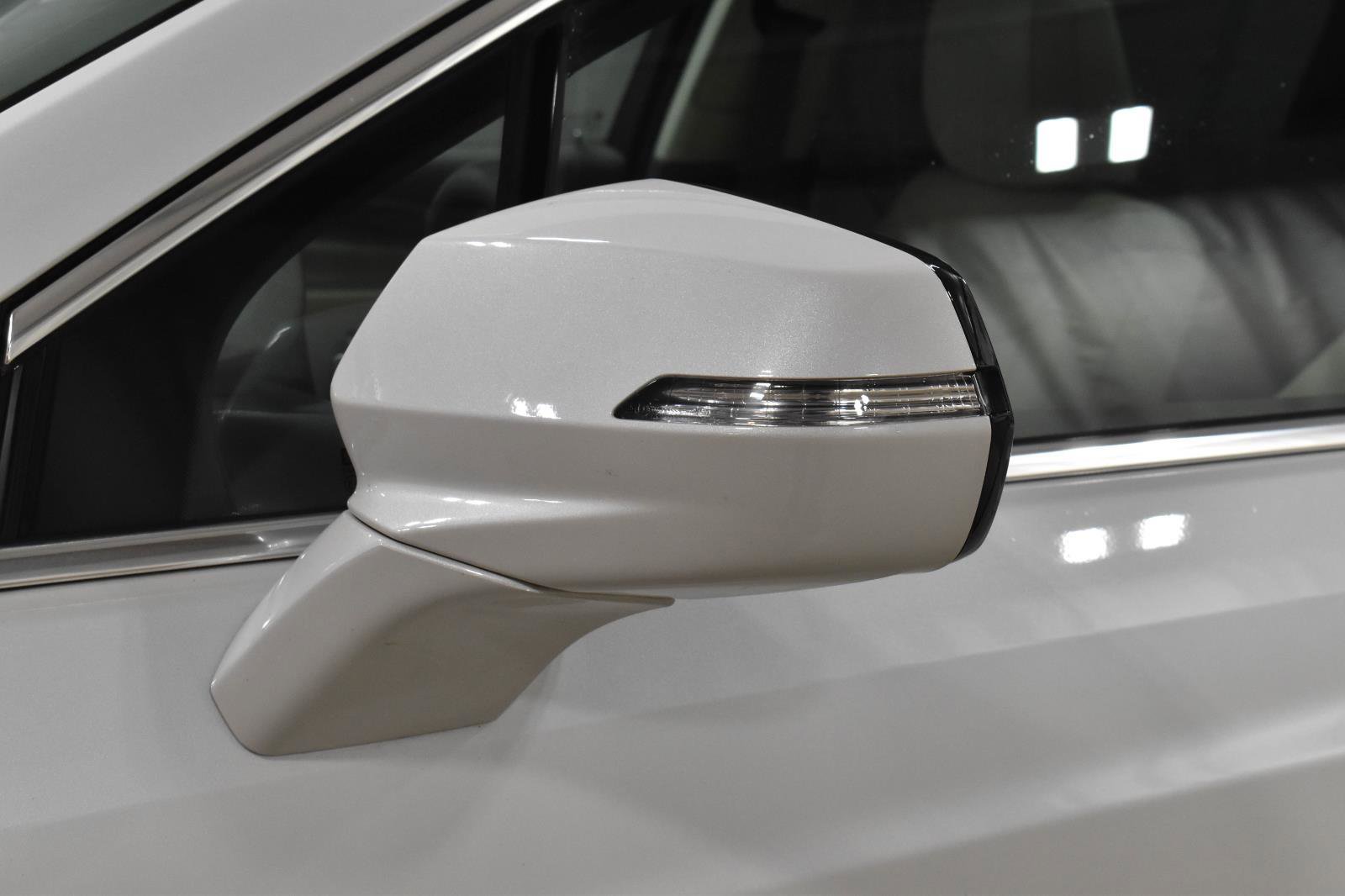 Used 2023 Cadillac XT5 Premium Luxury w/ LPO, Floor Liner Package image 34