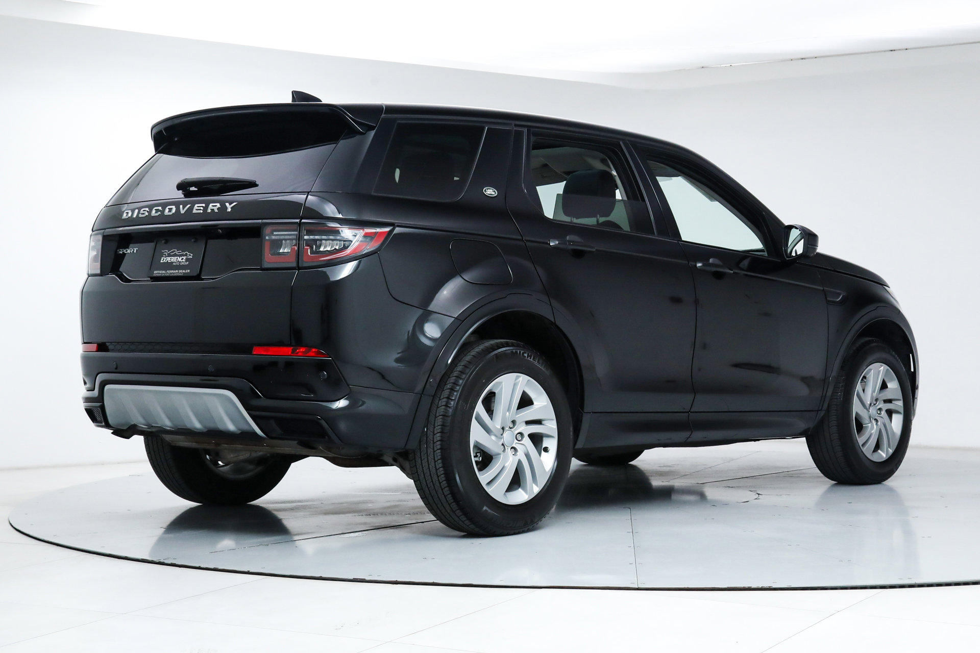 Used 2024 Land Rover Discovery Sport S image 5