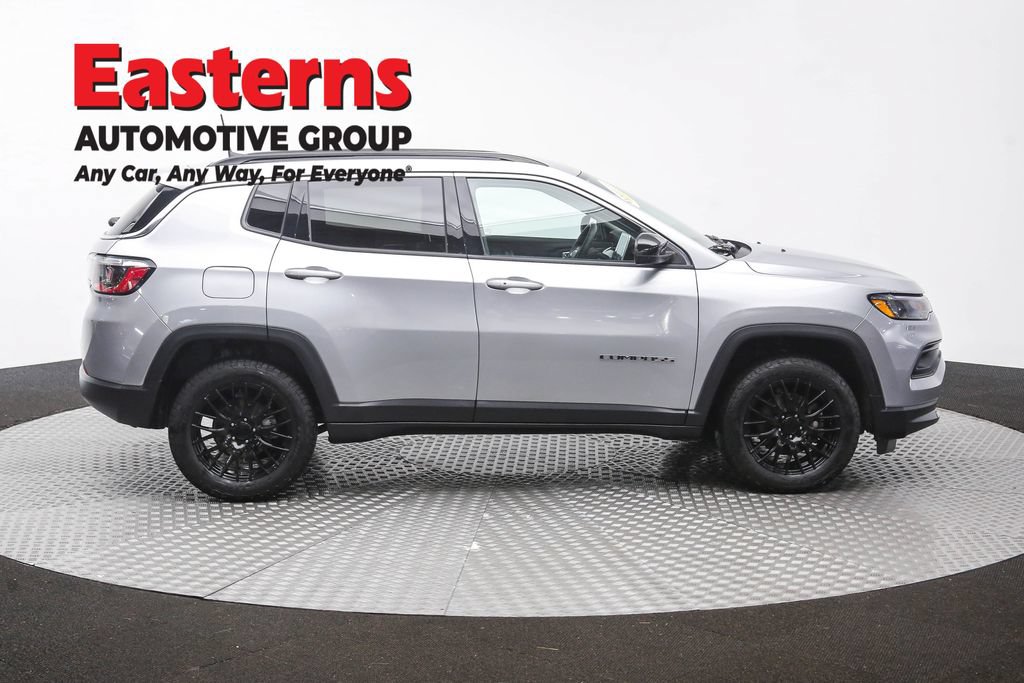 Used 2022 Jeep Compass Latitude AWD/4WD image 4