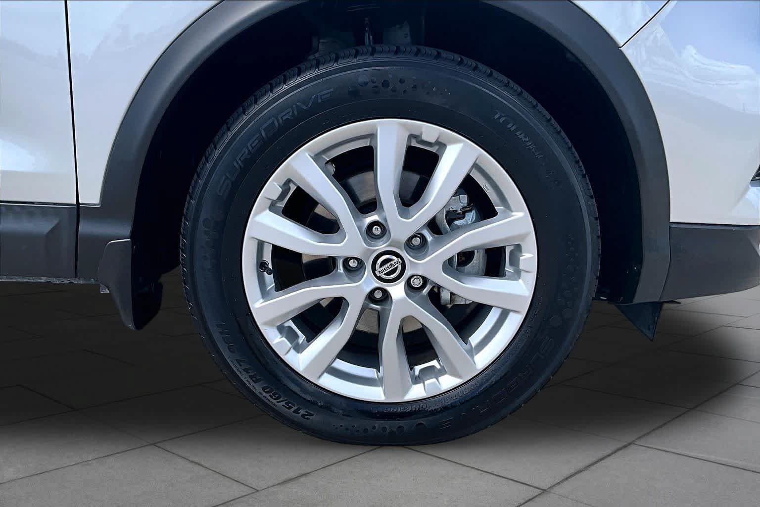 Used 2022 Nissan Rogue Sport SV FWD image 10