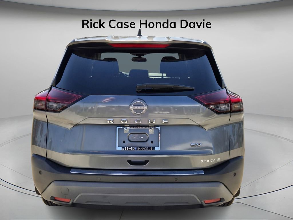 Used 2023 Nissan Rogue SV image 6