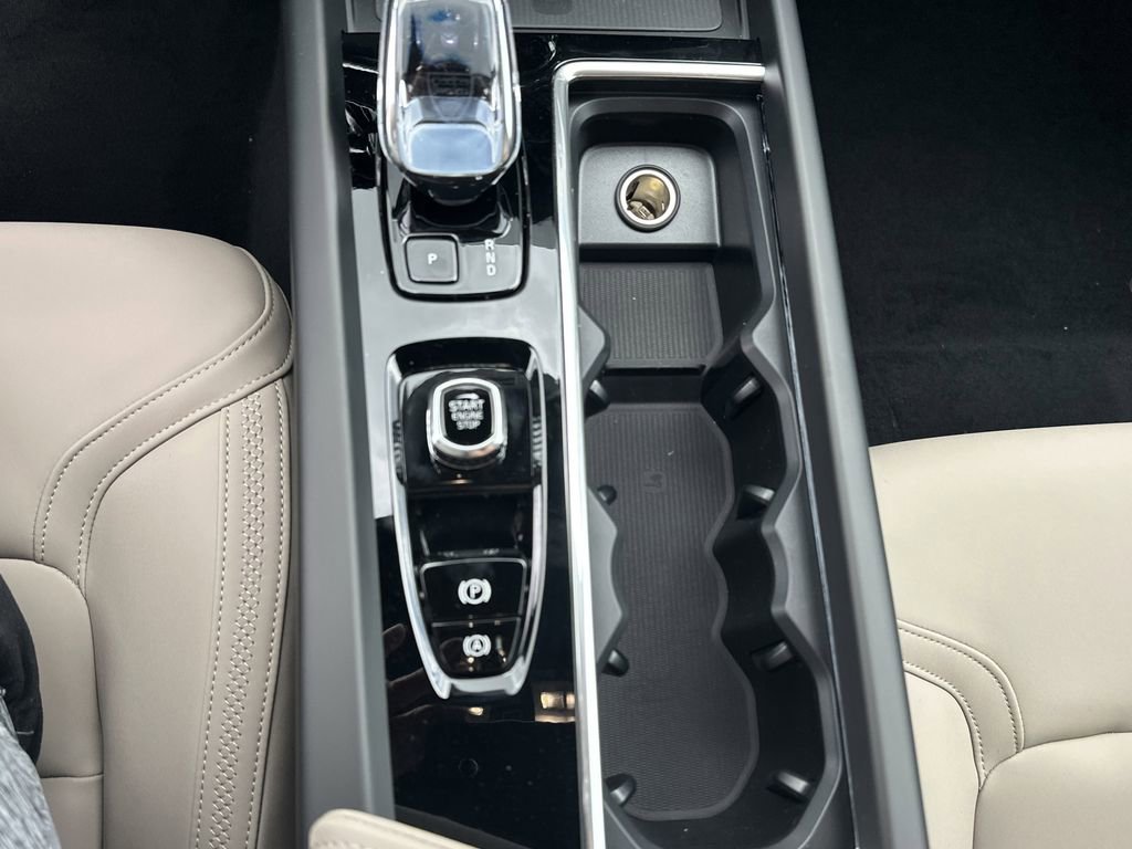 New 2026 Volvo XC60 B5 Plus w/ Protection Package Premier image 18