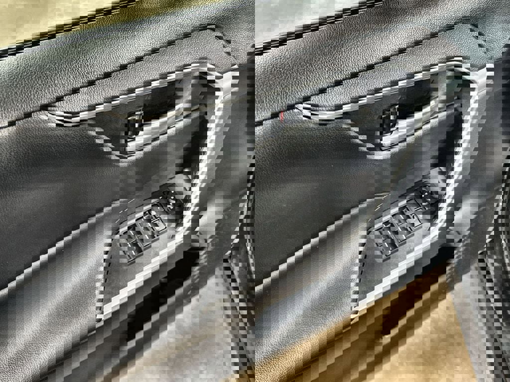 Used 2025 Toyota RAV4 XLE image 14