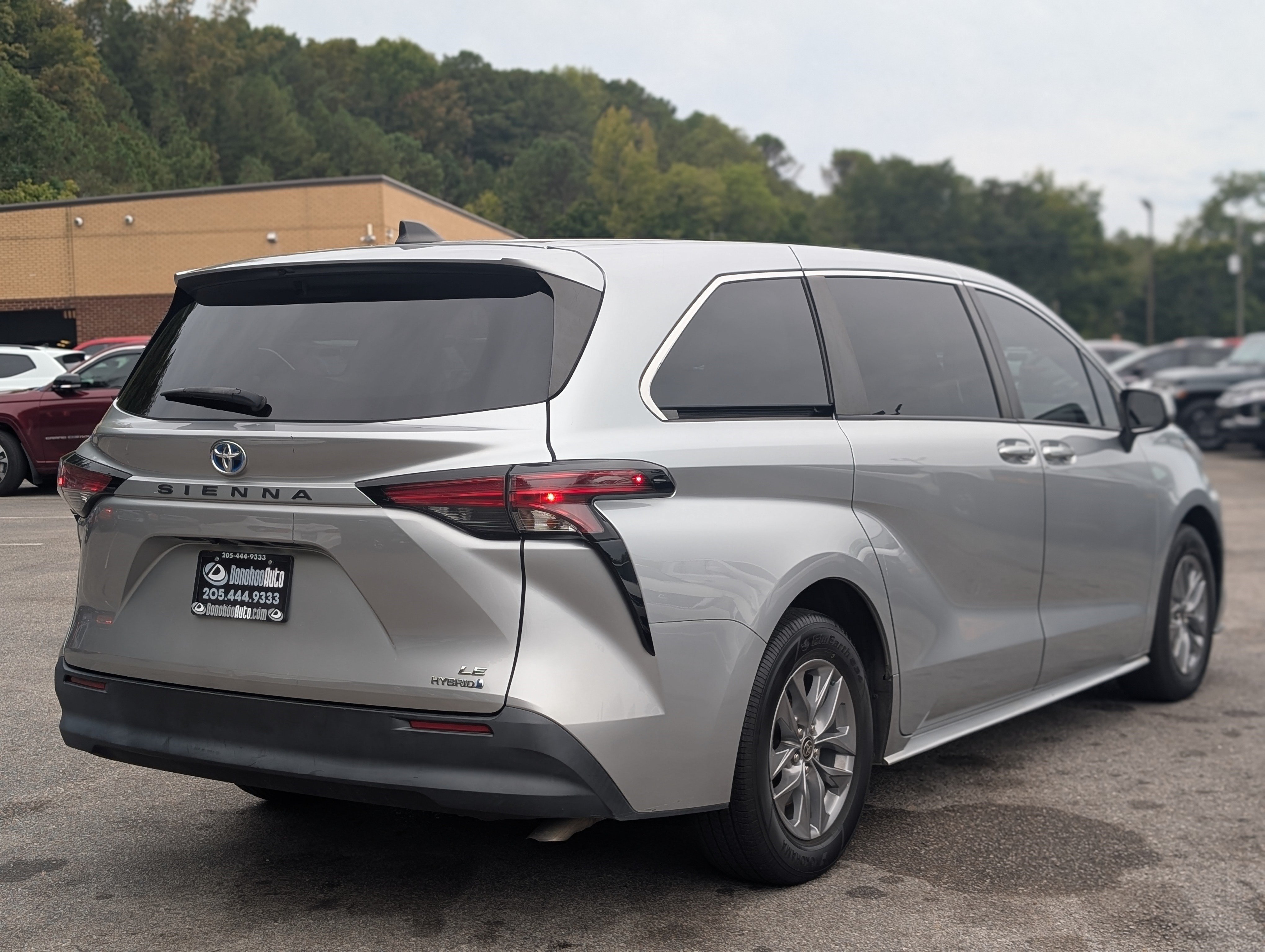 Used 2022 Toyota Sienna LE FWD image 9