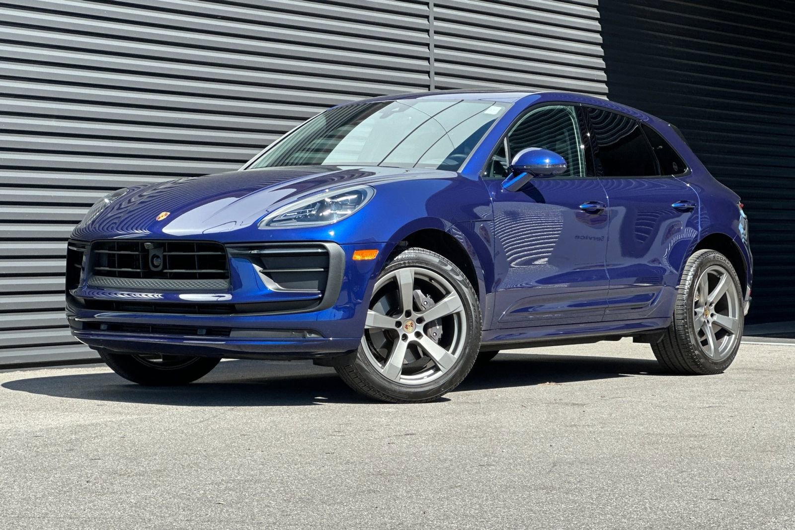 Used 2024 Porsche Macan image 1
