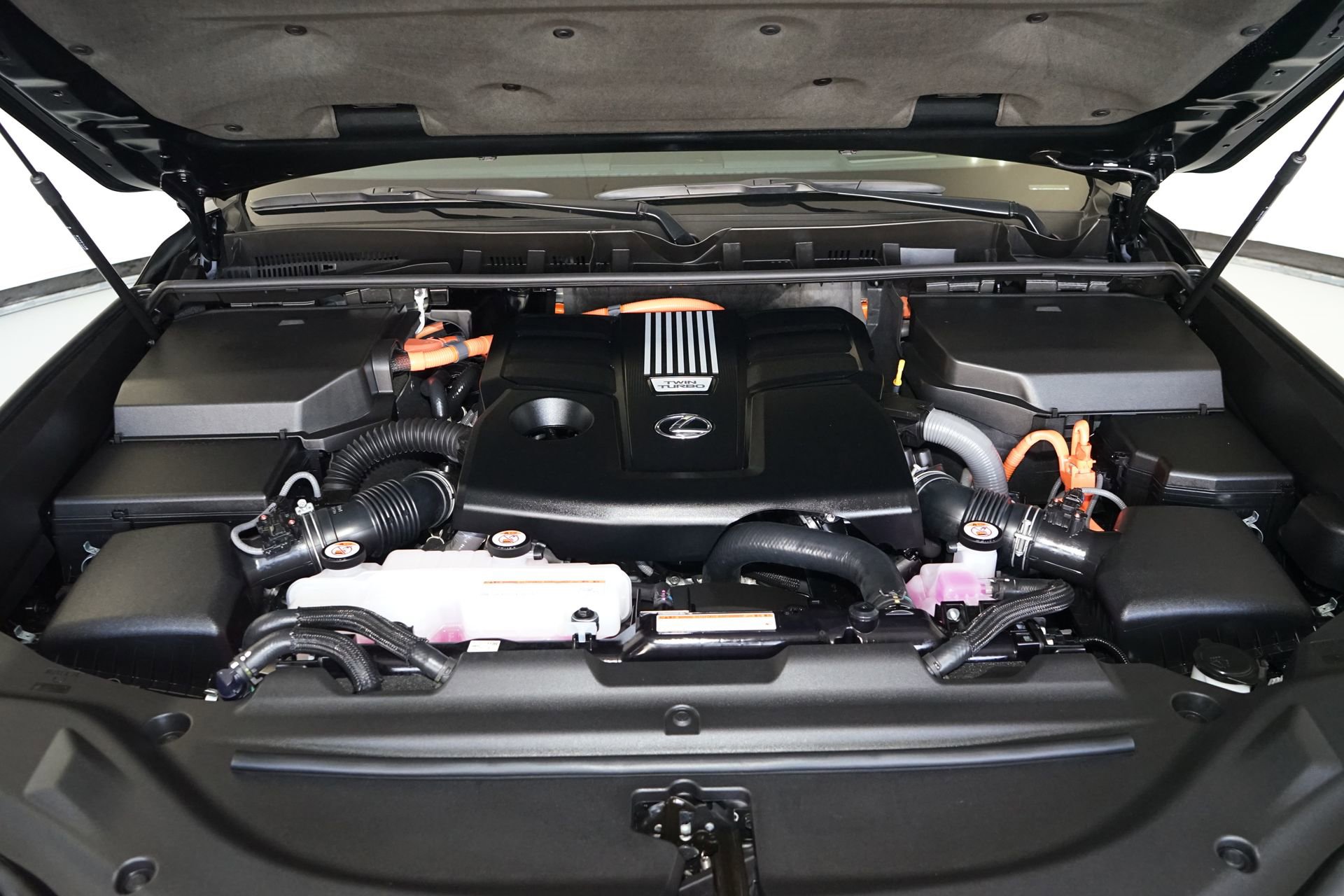 Used 2026 Lexus LX 700h Luxury image 35