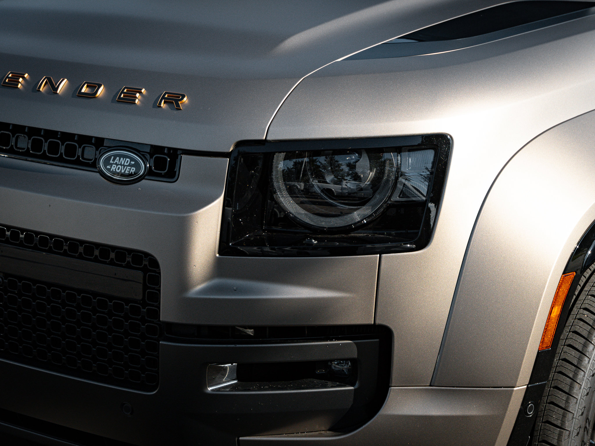 Used 2025 Land Rover Defender 110 image 7