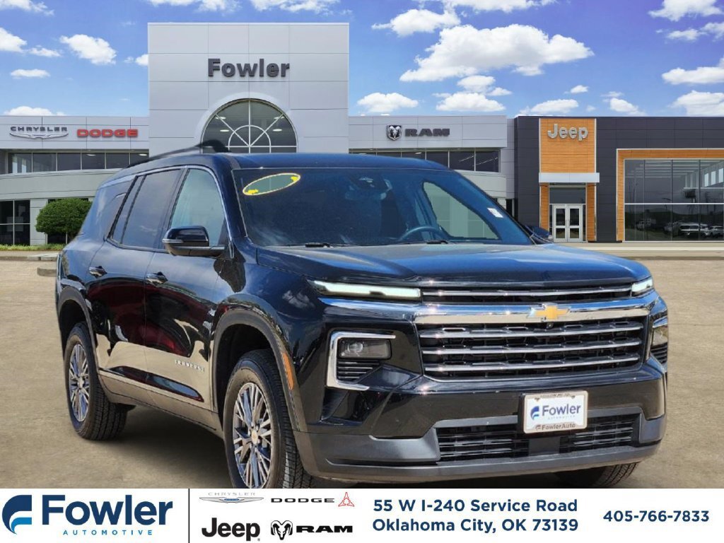 Used 2025 Chevrolet Traverse LT w/ Driver Confidence Package
