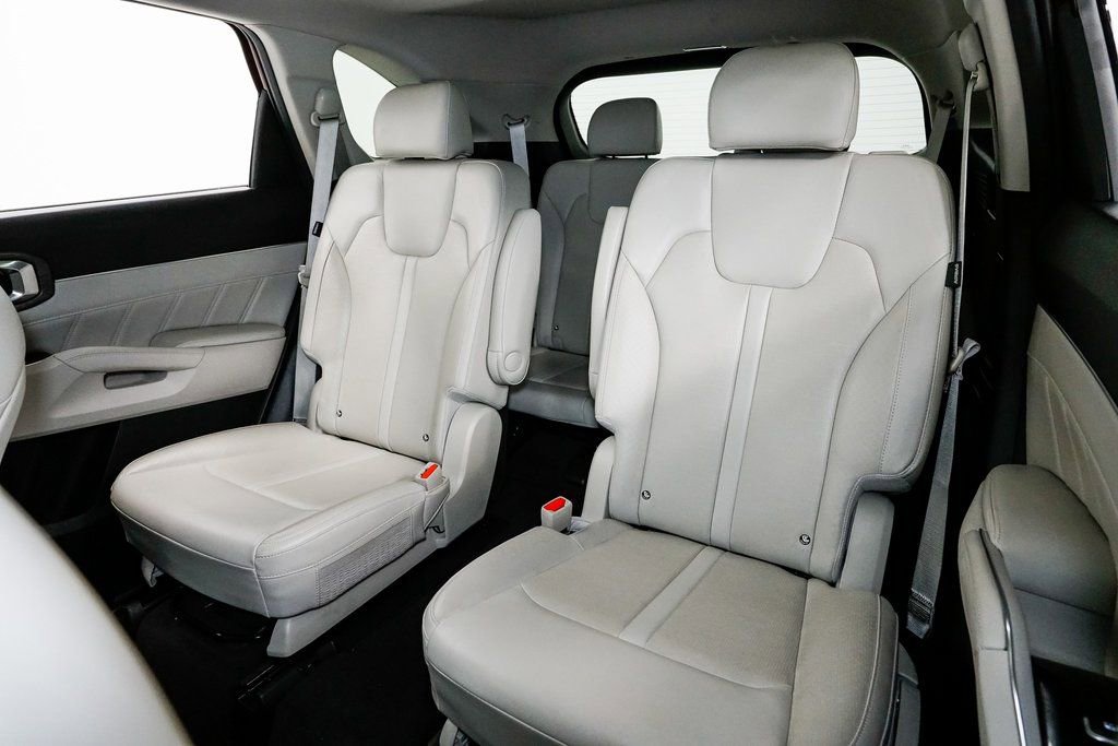 Certified 2024 Kia Sorento SX image 28