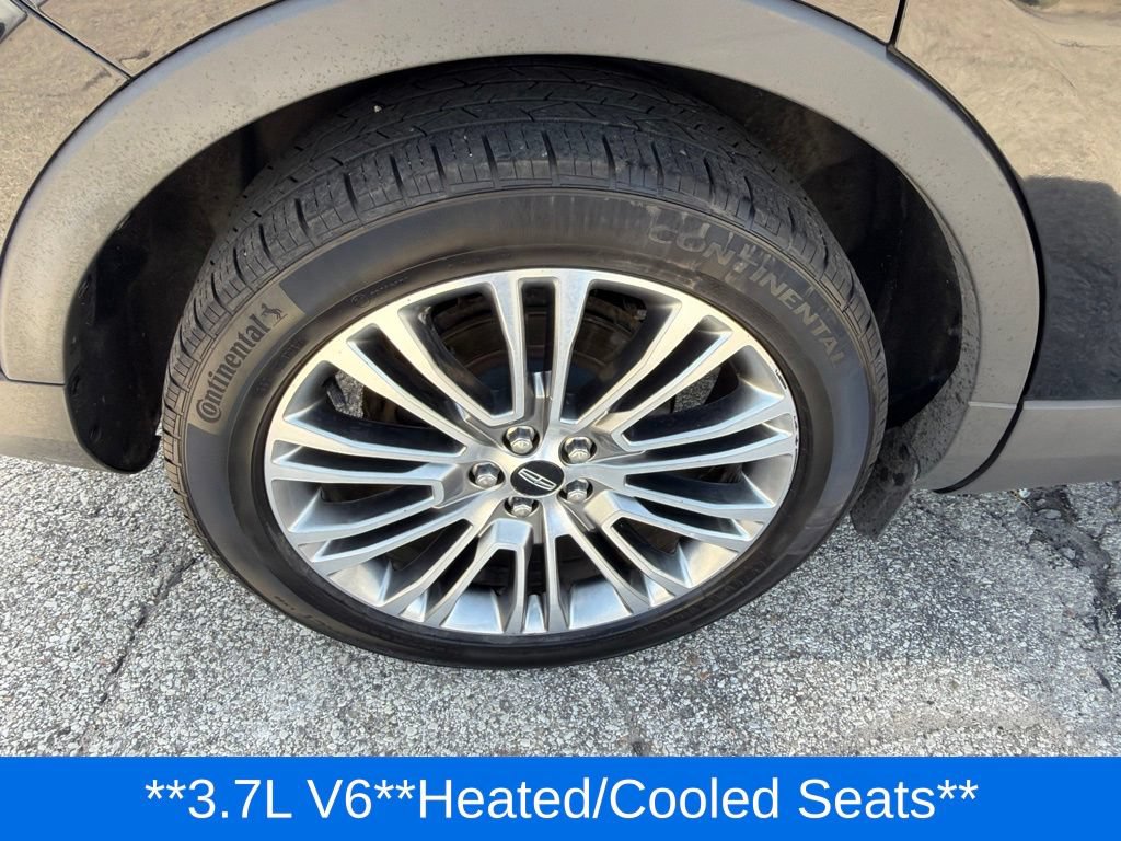 Used 2016 Lincoln MKX Reserve w/ Enhanced Security Package AWD/4WD image 34
