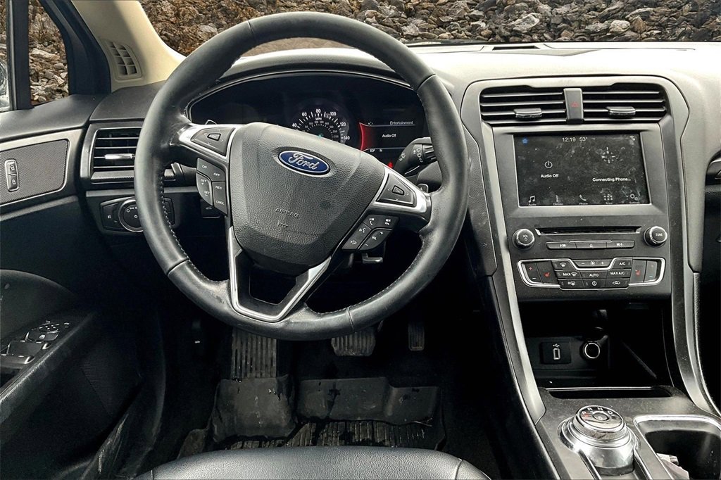 Used 2018 Ford Fusion SE w/ Equipment Group 201A image 5