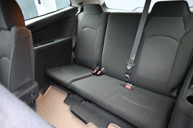 Used 2017 Chevrolet Traverse LT w/ Style and Technology Package FWD image 31