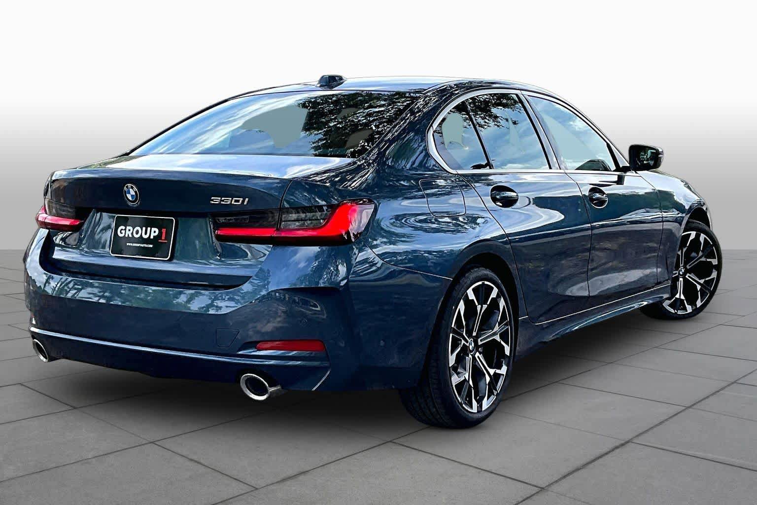 Certified 2025 BMW 330i Sedan RWD image 12