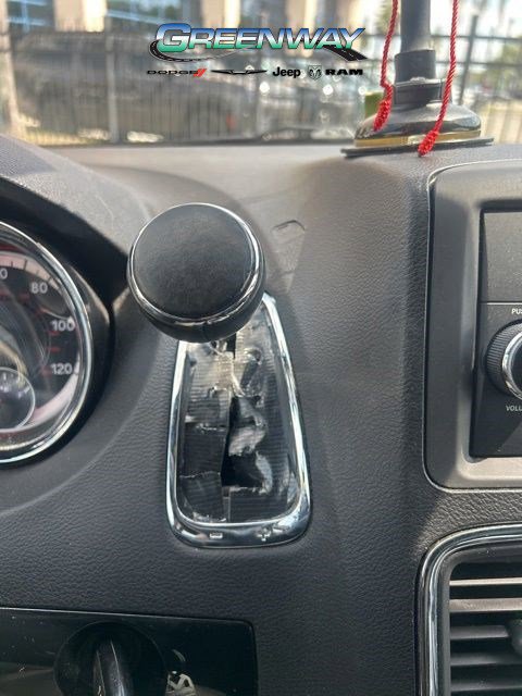 Used 2015 Dodge Grand Caravan SXT FWD image 17