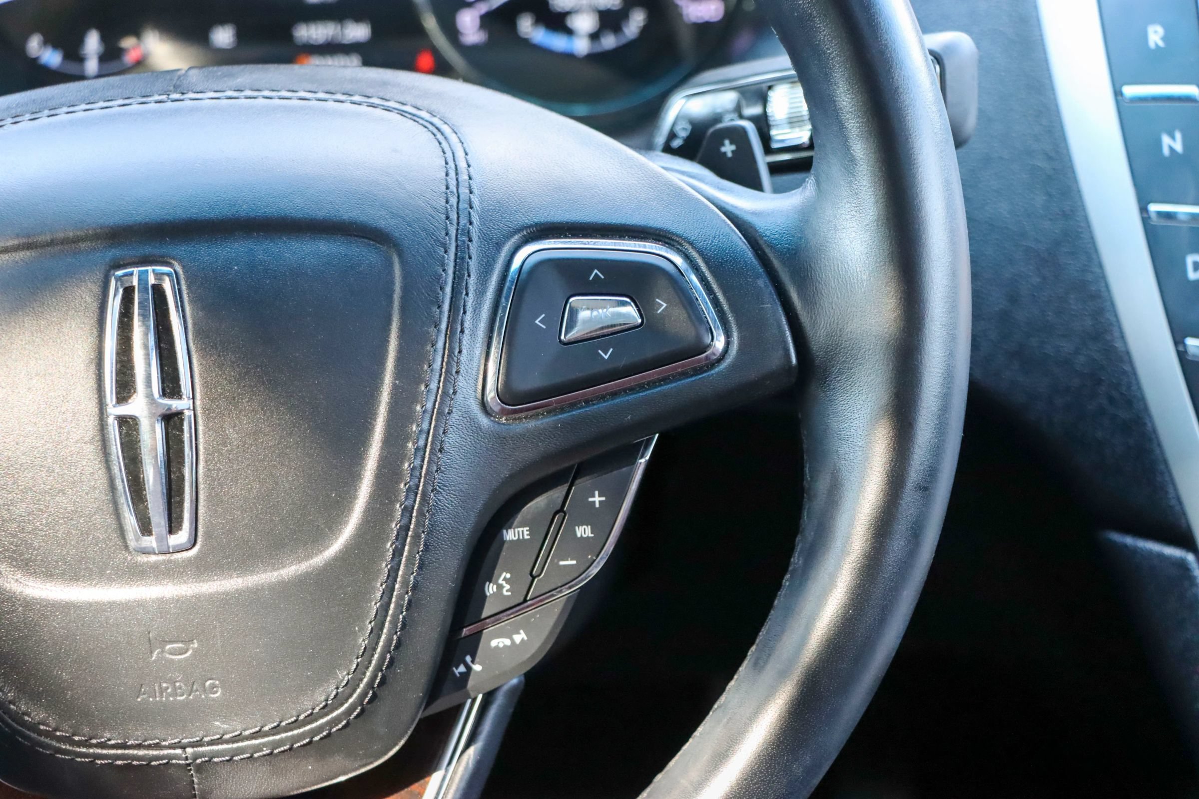 Used 2019 Lincoln MKZ Reserve w/ Luxury Package FWD image 29