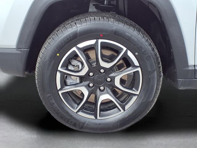 Used 2024 Jeep Compass Trailhawk image 12