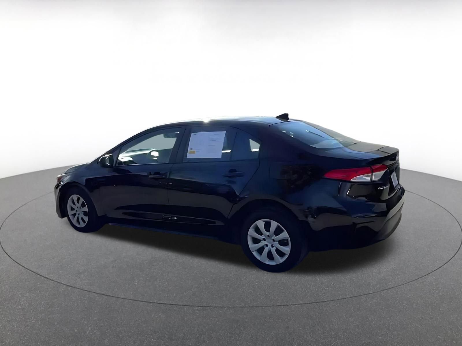 Used 2025 Toyota Corolla LE image 9