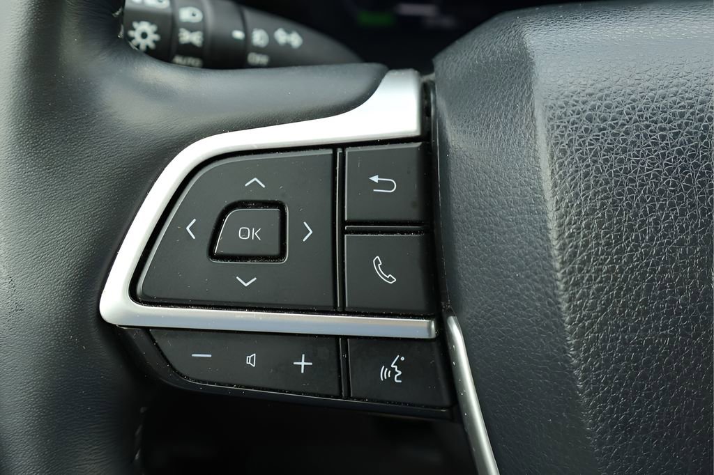 Certified 2024 Toyota Highlander Platinum AWD/4WD image 23