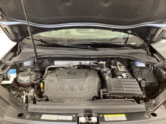 Used 2020 Volkswagen Tiguan SE w/ Panoramic Sunroof Package AWD/4WD image 17