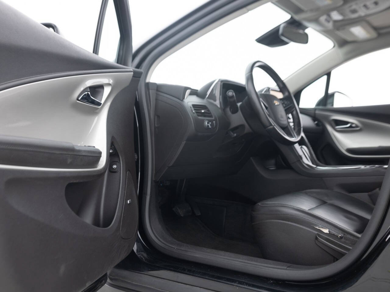 Used 2013 Chevrolet Volt Premium w/ Premium Trim Package FWD image 26