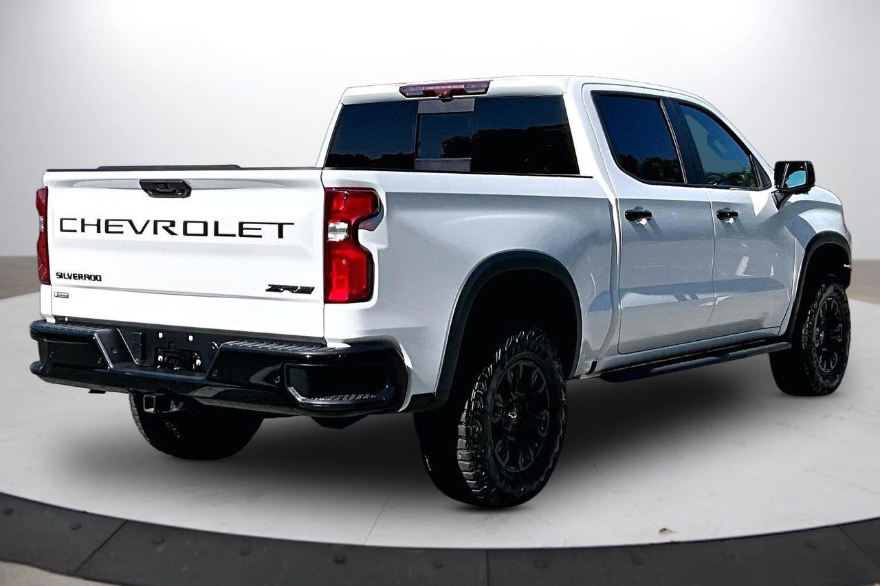 Used 2022 Chevrolet Silverado 1500 ZR2 w/ Technology Package AWD/4WD image 9