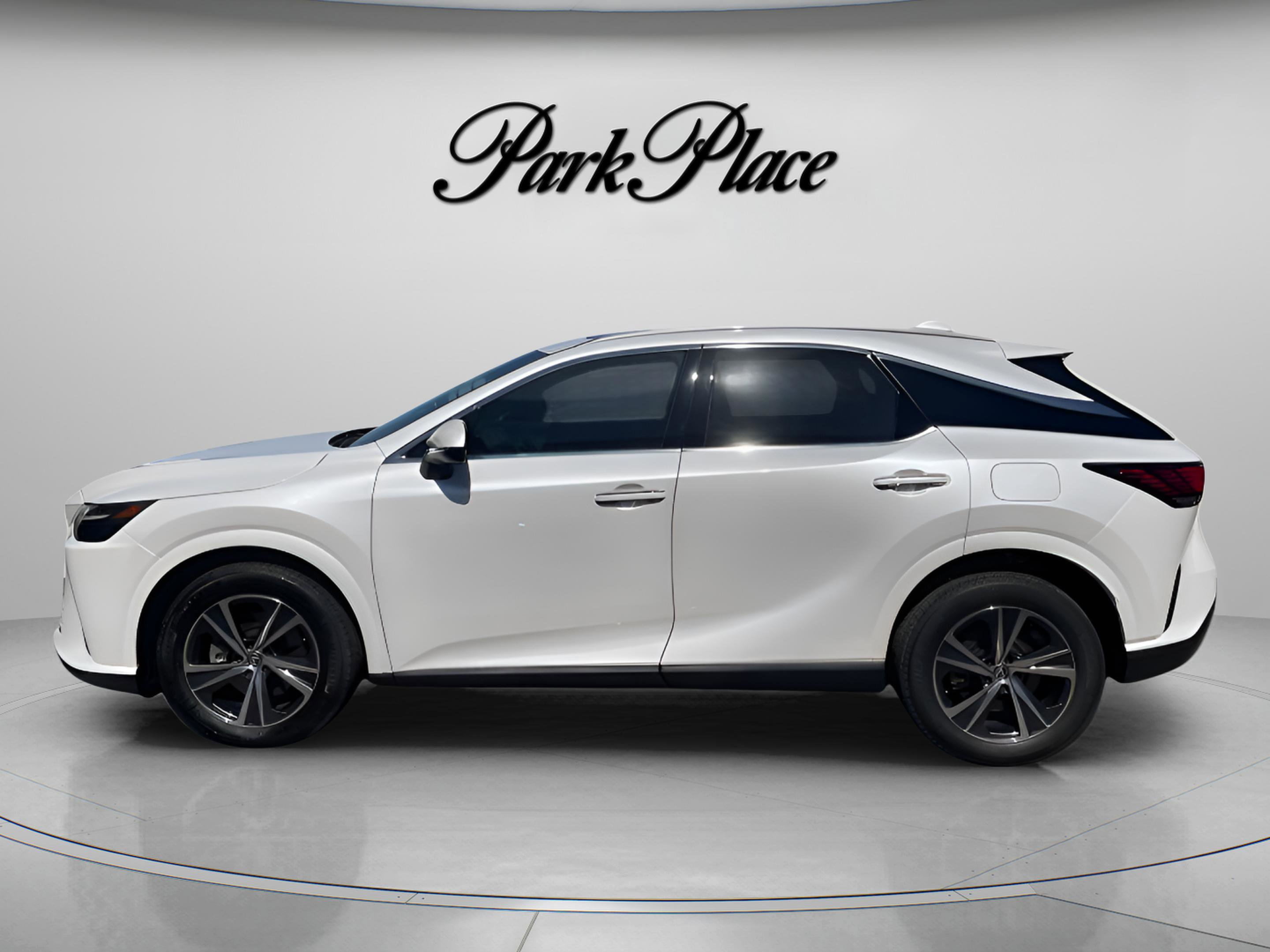 Used 2025 Lexus RX 350 FWD w/ Technology Package image 2