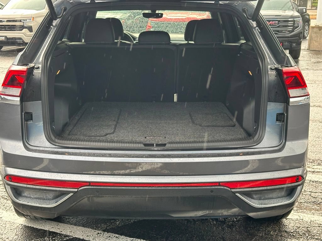 Used 2021 Volkswagen Atlas Cross Sport SE w/ Panoramic Sunroof Package FWD image 8