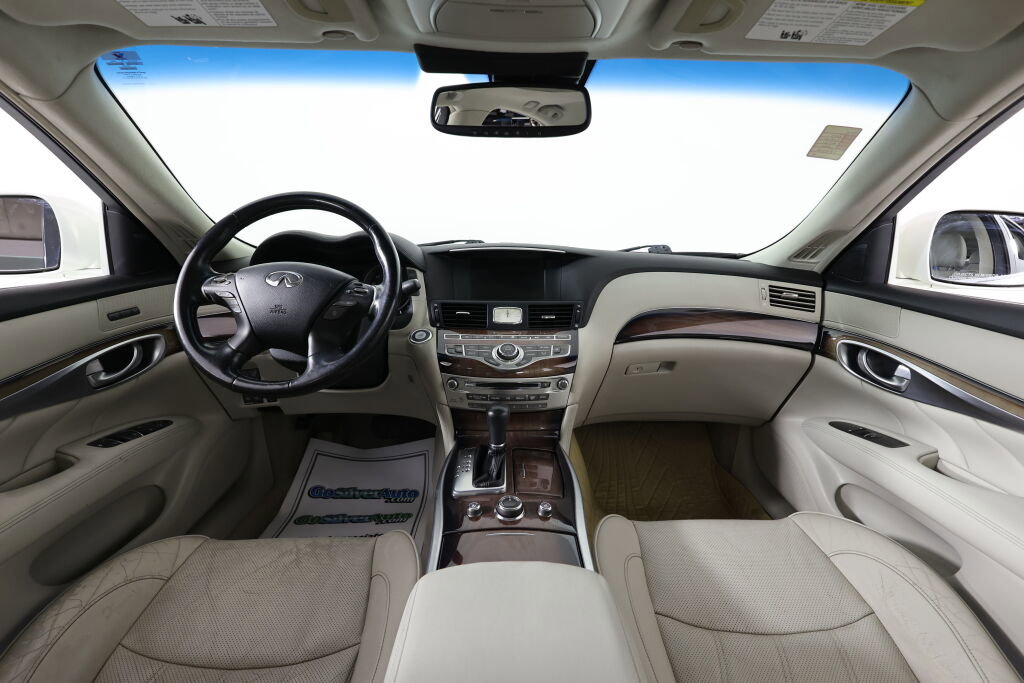 Used 2011 INFINITI M56 x w/ Deluxe Touring Pkg AWD/4WD image 27