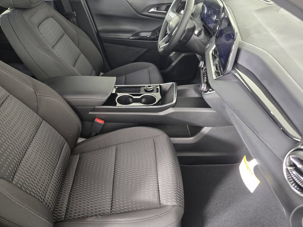 New 2026 Chevrolet Equinox LT w/ Safety and Technology Package FWD image 15